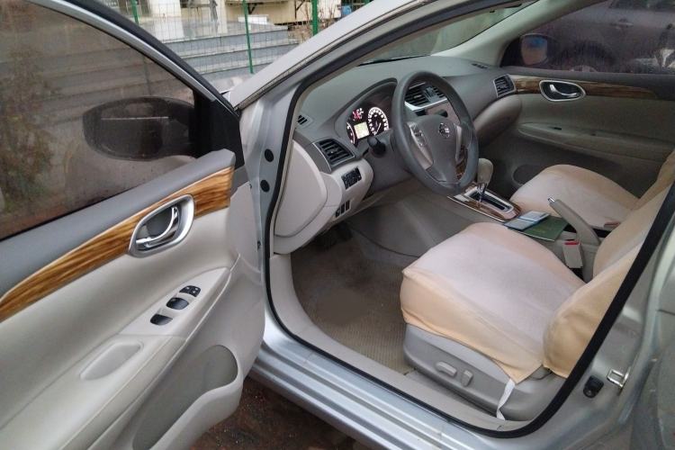Used Nissan Sylphy 2014 1.6XV CVT Deluxe Edition Interior 3