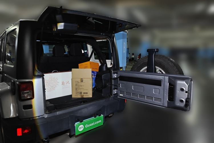 Used Jeep Wrangler 2014 3.0L Sahara Four-Door Edition