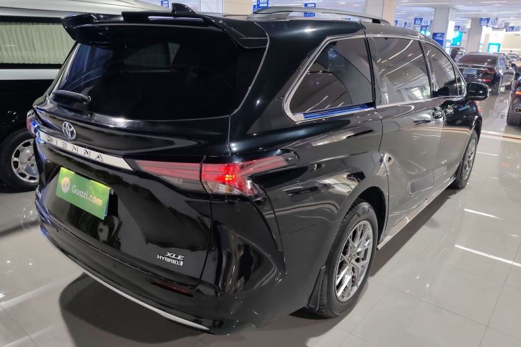 Used Toyota SIENNA 2023 2.5L Hybrid Luxury Edition Rear Right 45 Deg