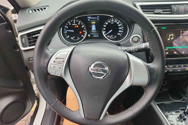 Used Nissan X-Trail 2015 2.5L CVT Leading MAX Edition 4WD
