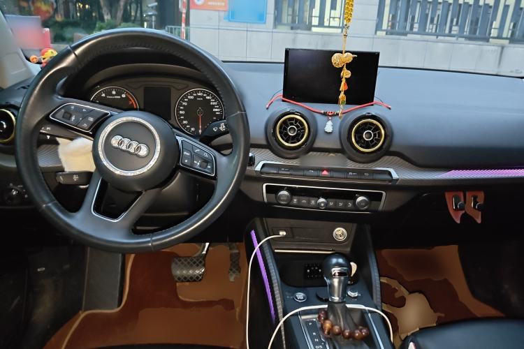 Used Audi Q2L 2021 35 TFSI Fashionable and Elegant Model Center Console