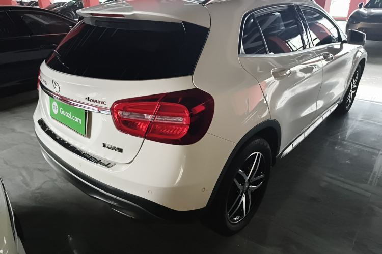 Used Mercedes-Benz GLA 2015 GLA 220 4MATIC Fashion Model
