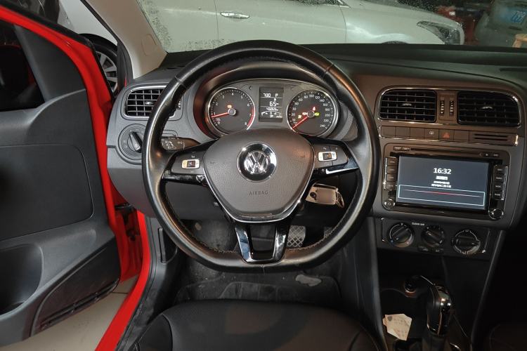 Used Volkswagen Polo 2016 1.6L Automatic Comfort Model Steering Wheel