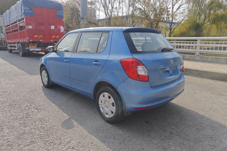 Used Skoda Fabia 2014 1.4L Automatic Crystal Edition
