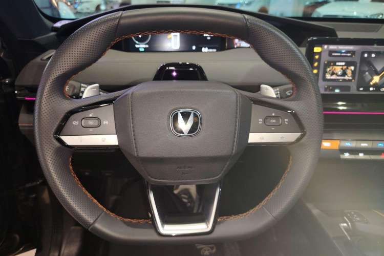 Used CHANGAN UNI-V 2022 1.5T Smart Navigation Version
