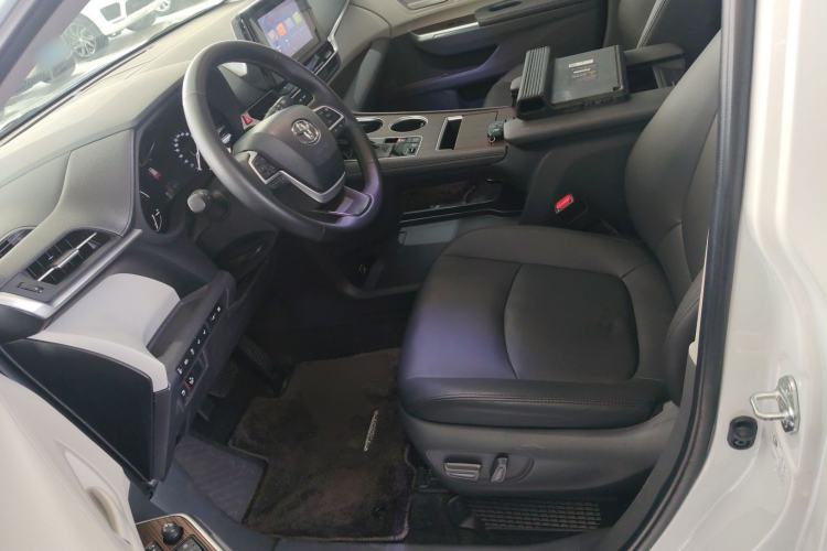 Used Toyota SIENNA 2023 2.5L Hybrid Comfort Edition Left Front Seat
