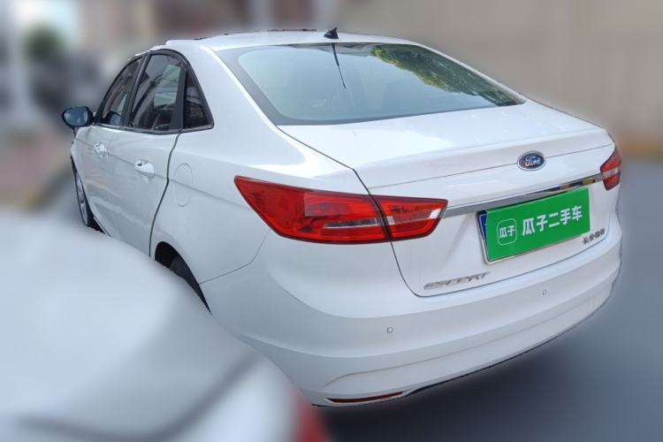 Used Ford Escort 2015 1.5L Automatic Fashion Model
