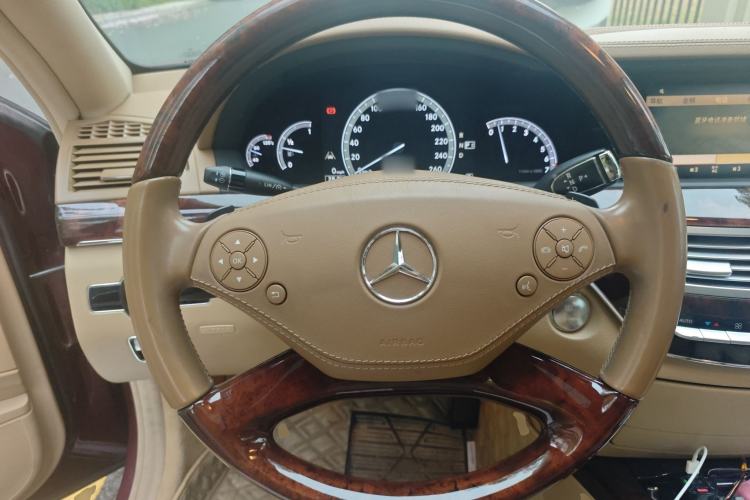 Used Mercedes-Benz S-Class 2010 S 300 L Luxury Model
