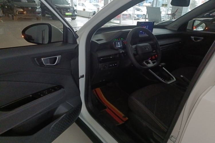Used Wuling Alvez 2023 1.5L CVT Comfort Edition
