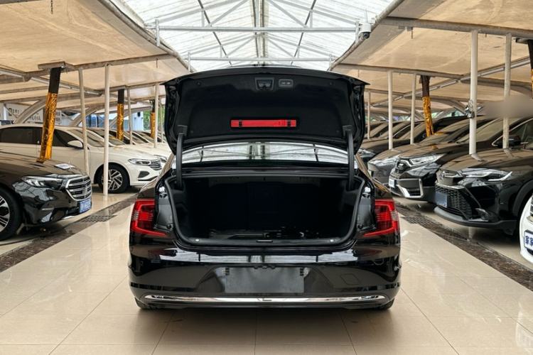 Used Volvo S90 2024 B5 Zhiyuan Luxury Edition
