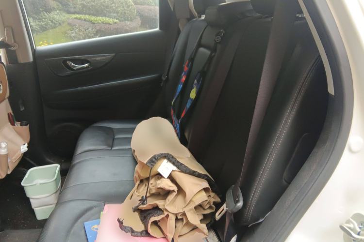 Used Nissan X-Trail 2016 2.5L CVT Sport Edition 4WD Left Rear Seat