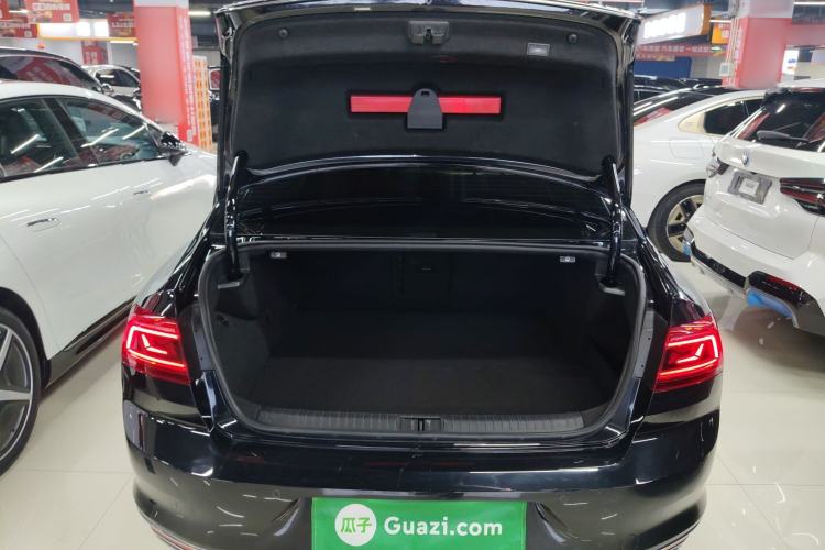 Used Volkswagen Magotan GTE Plug-in Hybrid 2022 GTE Luxury Model Trunk