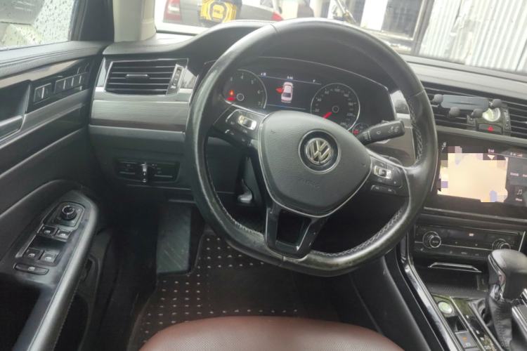 Used Volkswagen Phideon 2018 Revised Version 380TSI Two-Wheel Drive Business Edition Steering Wheel