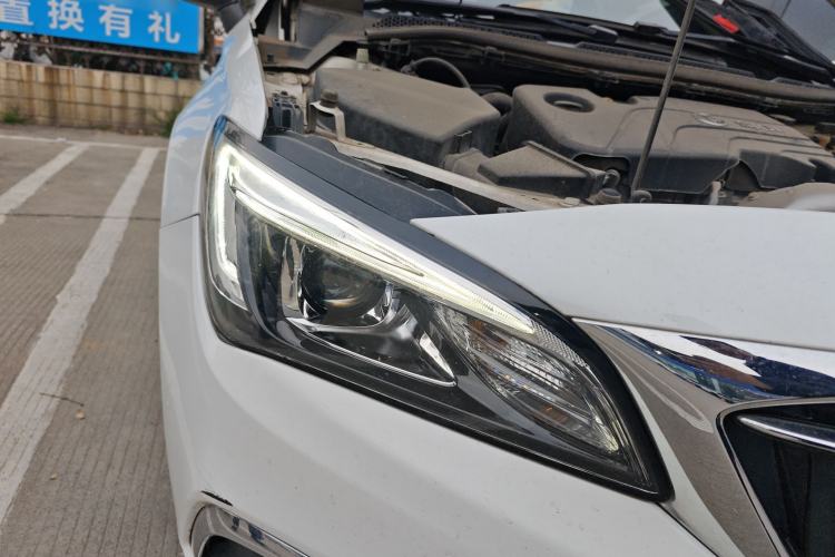 Used Buick Verano 2018 Sedan 15S Automatic Leading Model Right Front Headlight