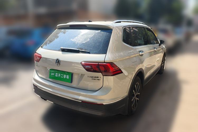 Used Volkswagen Tiguan L 2018 330TSI Automatic Two-Wheel Drive Luxury Edition Rear Right 45 Deg