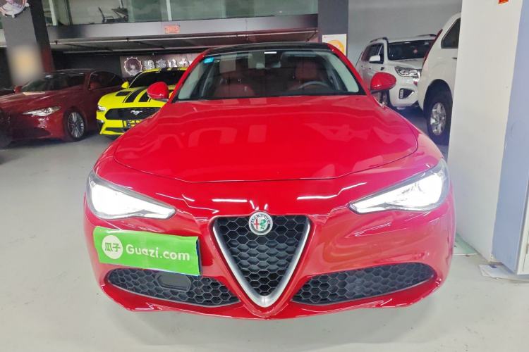 Used Alfa Romeo Giulia 2017 2.0T 200HP Luxury Edition Front