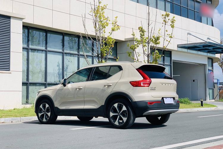 Used Volvo XC40 2024 B4 4x4 Smart Luxury Edition