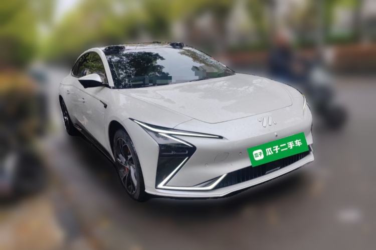 Used IM L7 2022 Dynamic Model Front Right 45 Deg