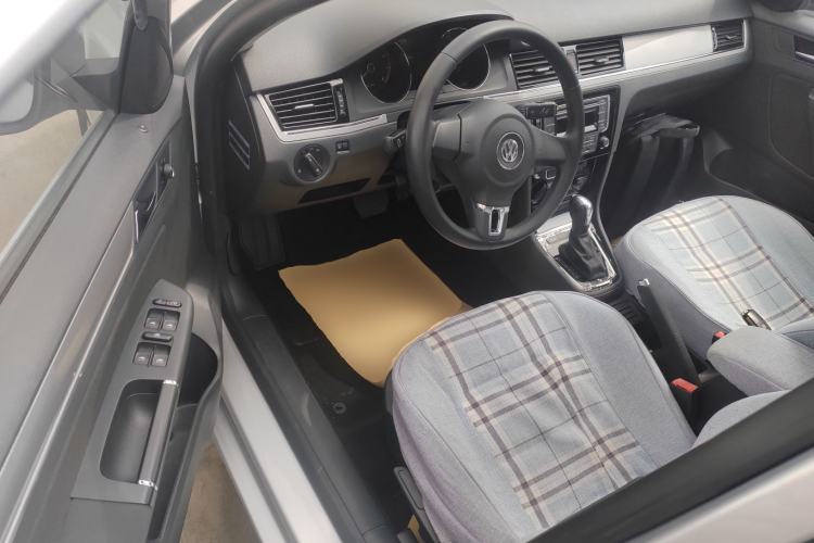 Used Volkswagen Bora 2014 1.6L Automatic Fashion Model Driver Seat