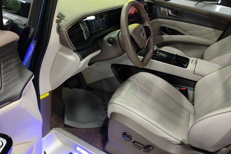 Used Denza D9 2022 DM-i 970 Four-Wheel Drive Flagship Model
