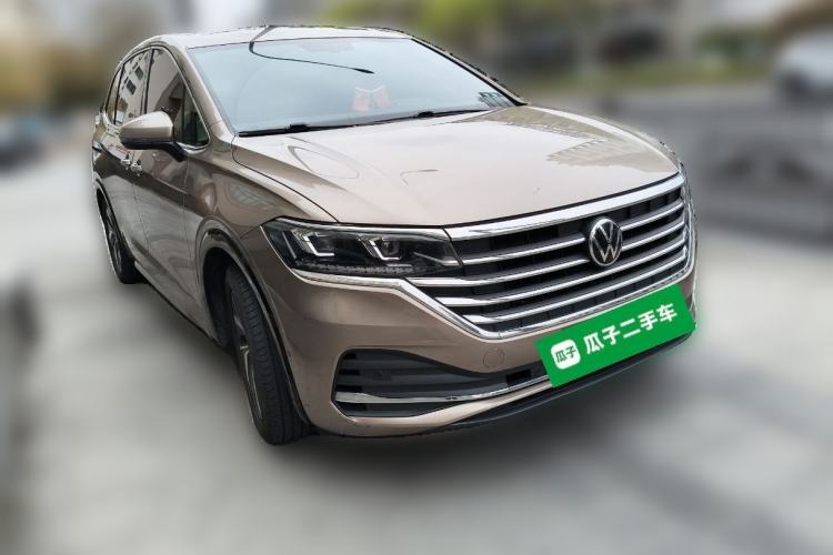 Used Volkswagen Viloran 2020 330TSI Luxury Edition Front Right 45 Deg