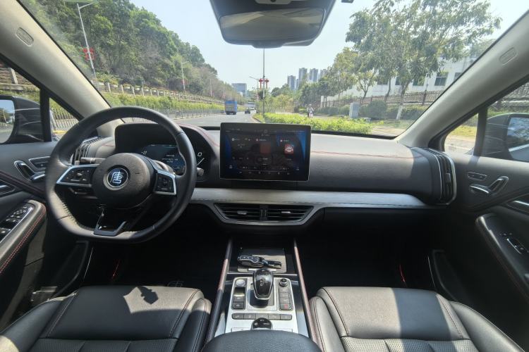 Used BYD Tang New Energy 2018 DM 2.0T All-Wheel Drive Smart Connectivity Luxury Model 7 Seats China V Emission Standard Interior 3