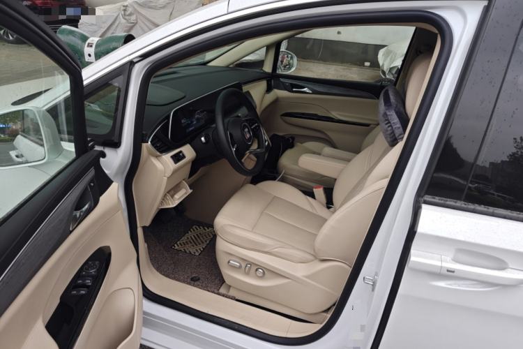 Used Buick GL8 New Energy 2025 Lu Shang Luxury Edition 7-Seater
