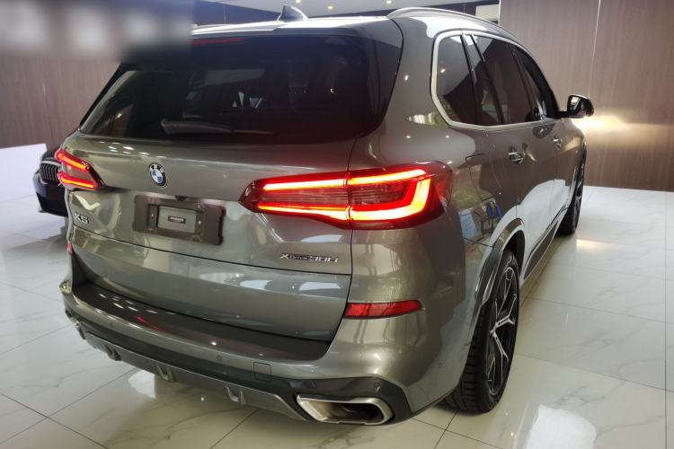 Used BMW X5 2022 Restyled xDrive 30Li Luxury Version M Sport Package