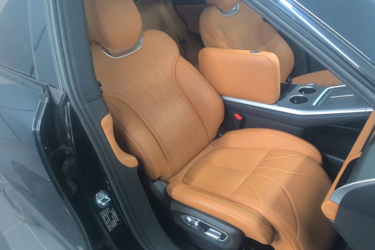 Used XPeng G9 2025 625 Long-Range Max Right Front Seat