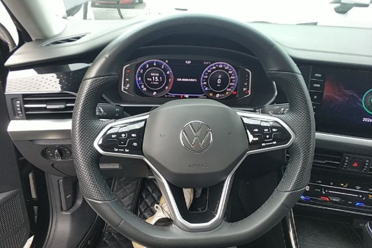 Used Volkswagen Passat 2023 Facelift 330TSI Luxury Edition Steering Wheel