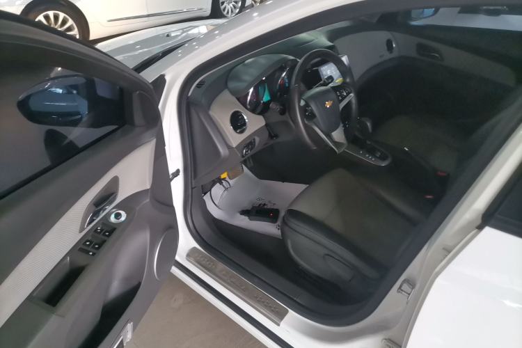 Used Chevrolet Cruze 2013 1.8L SE AT