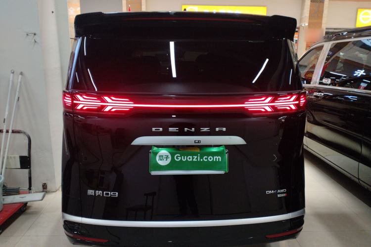 Used Denza D9 2025 Model DM-i Four-Wheel Drive Prestige Edition
