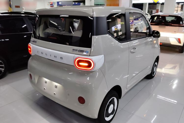Used Wuling Hongguang MINIEV 2024 3rd Generation 215km Youth Edition Rear Right 45 Deg