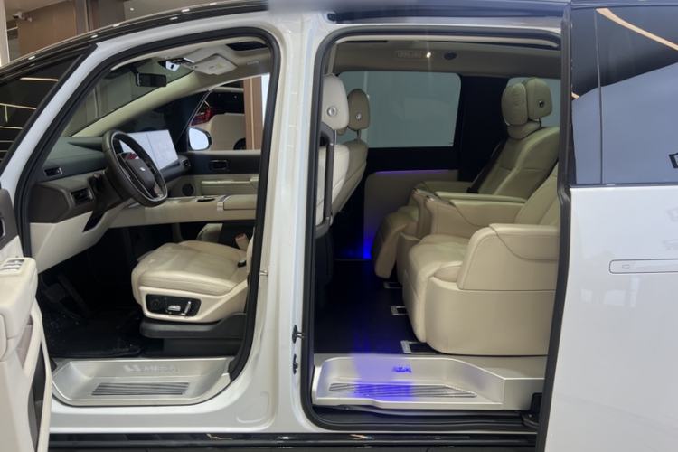 Used Li Auto MEGA 2024 Ultra Model