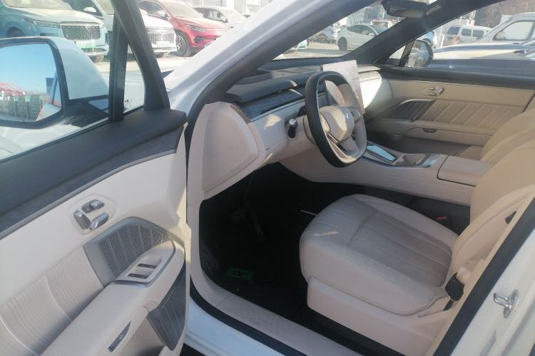 Used ONVO Luxeed L90 2025 Model—Ultra Six-Seater Version