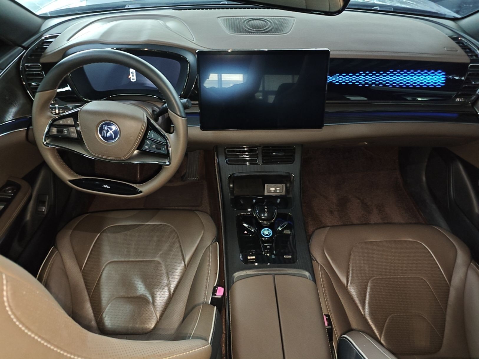 BYD Han 2022 DM-i 121KM Luxury Model — снимка 12