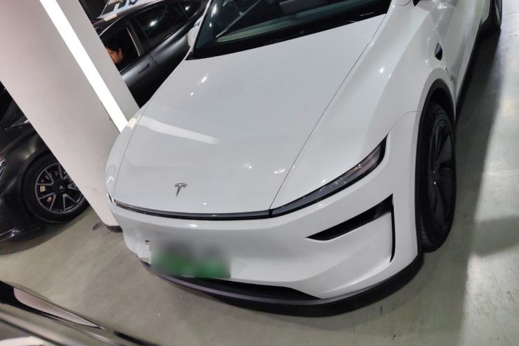 Used Tesla Model Y 2025 Long-Range All-Wheel-Drive Version