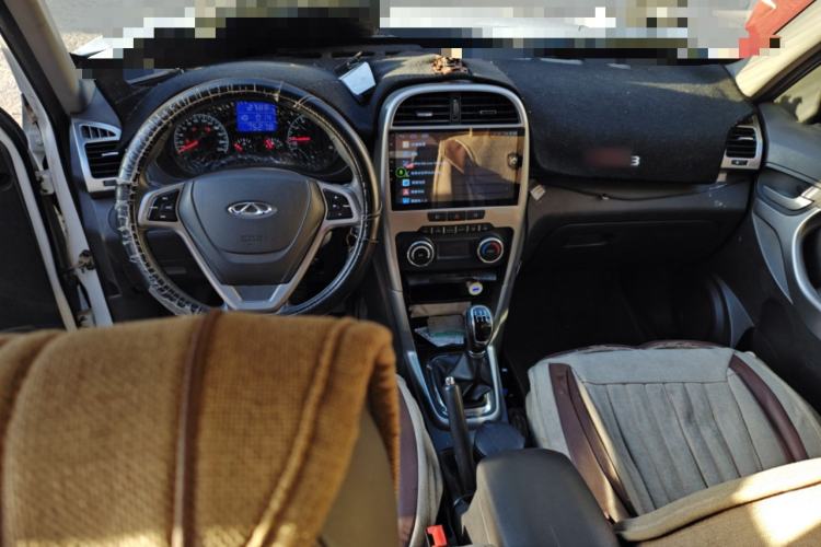 Used Chery Tiggo 3 2015 1.6L Manual Zhishang Commemorative Edition Center Console