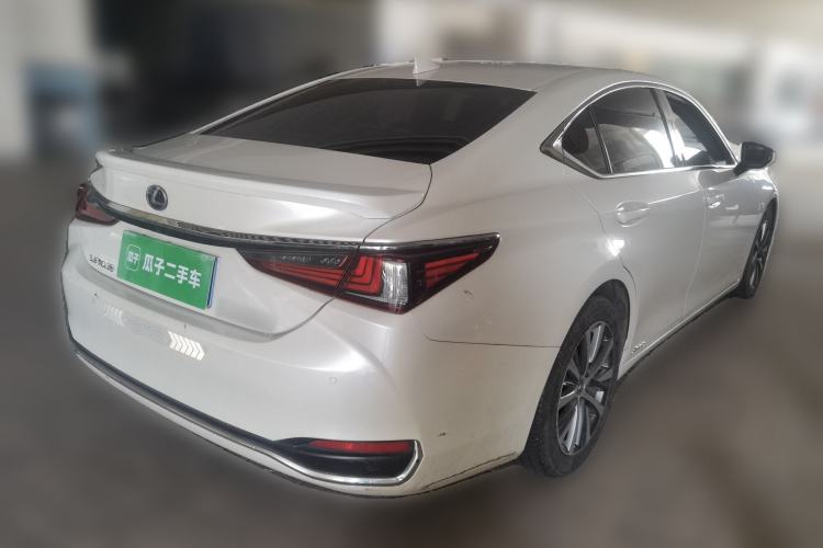 Used Lexus ES 2020 300h Premier Edition