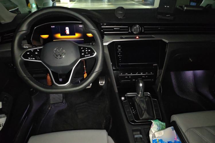 Used Volkswagen Magotan 2023 2 Million Units Limited Edition 330TSI DSG Leading Version