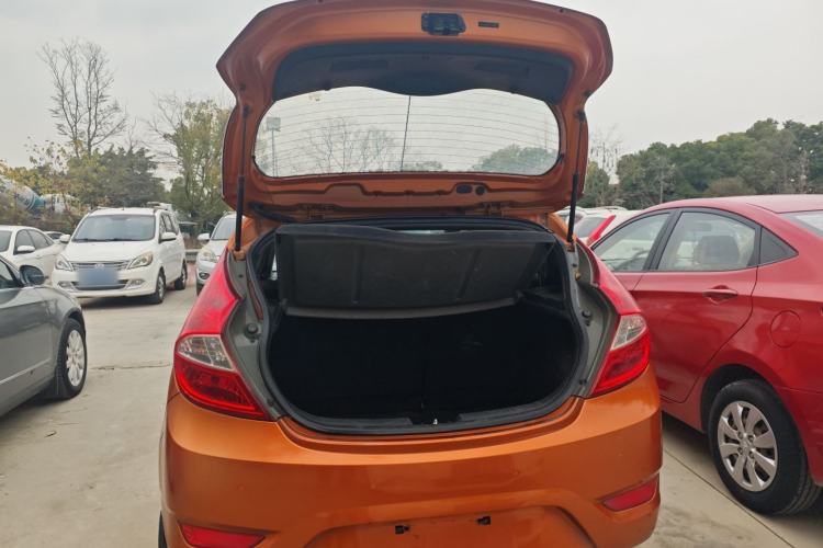 Used Hyundai Verna Ray 2014 1.4L Automatic GLX