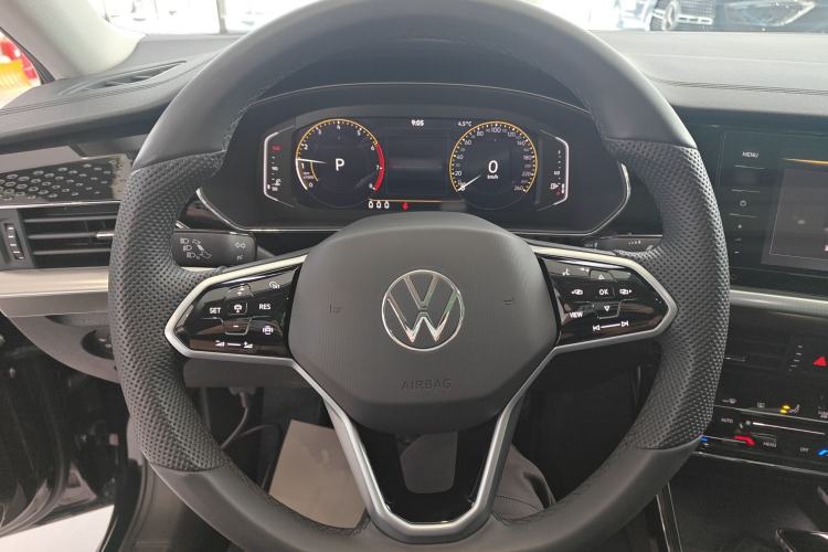 Used Volkswagen Passat 2024 380TSI Dragon Edition
