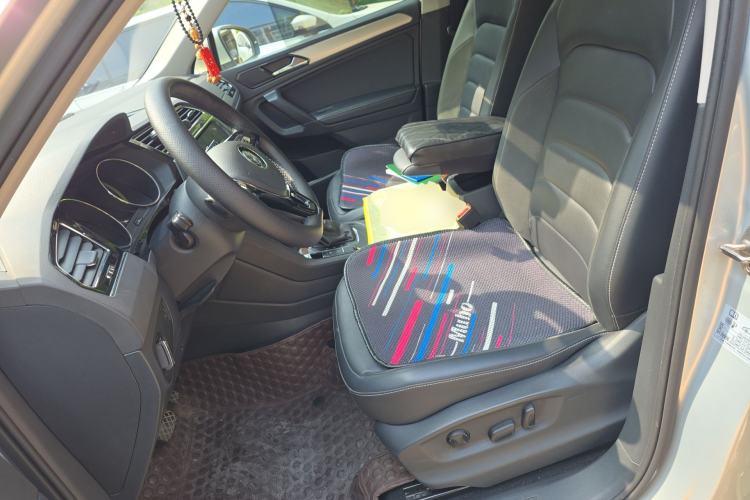 Used Volkswagen Tiguan L 2019 Revised 330TSI Automatic Two-Wheel Drive Smart & Luxury Edition China VI Standard
