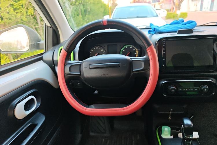 Used Roewe Clever 2021 302 km New Four-Seater Super-Efficient Version
