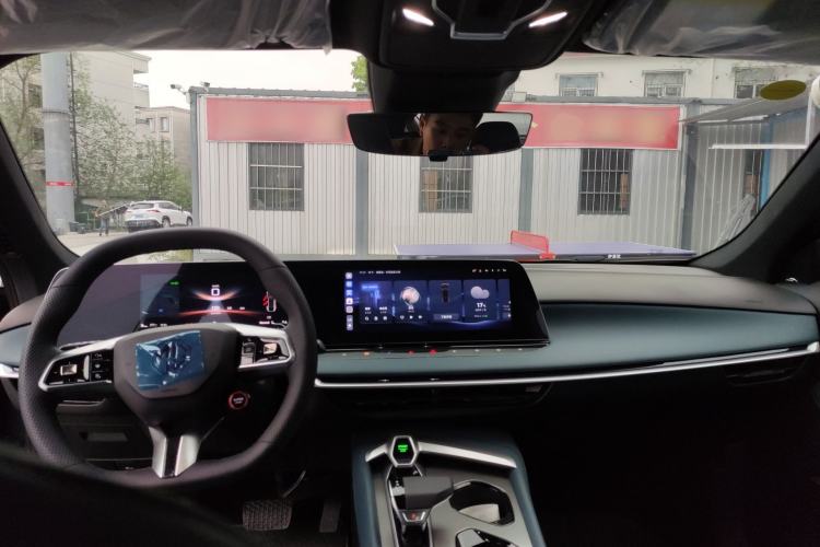 Used MG 7 2025 1.5T 300 DCT Elegant Edition Center Console