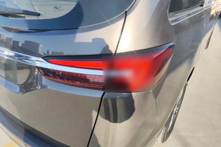 Used Buick GL8 2023 Land Executive Class Comfort Model