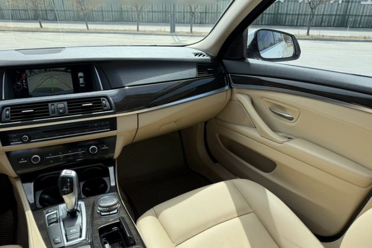 Used BMW 5 Series 2014 525Li Luxury Design Package
