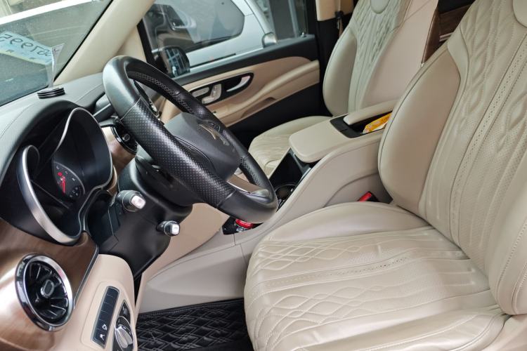 Used Mercedes-Benz V-Class 2020 V 260 L Long-wheelbase Luxury Edition Left Front Seat