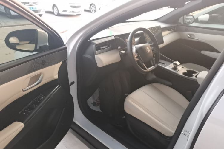 Used BYD Qin PLUS 2025 DM-i Smart Drive 120KM Superior Model Driver Seat