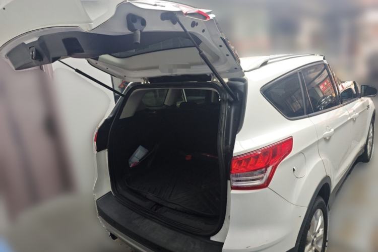 Used Ford Kuga 2015 1.5L GTDi Two-Wheel-Drive Comfort Model Trunk